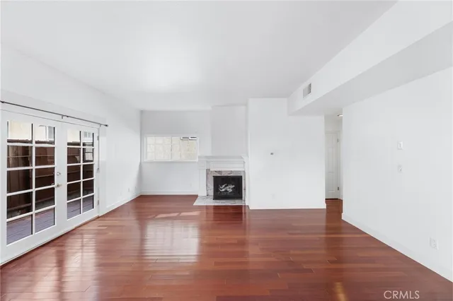 $1,250,000 | 1515 Artesia Boulevard, Unit 2, Manhattan Beach, CA 90266