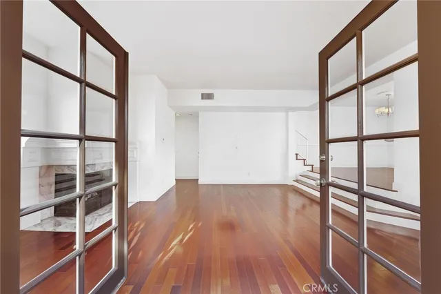 $1,250,000 | 1515 Artesia Boulevard, Unit 2, Manhattan Beach, CA 90266