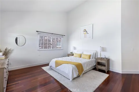 $1,150,000 | 1515 Artesia Boulevard, Unit 2, Manhattan Beach, CA 90266