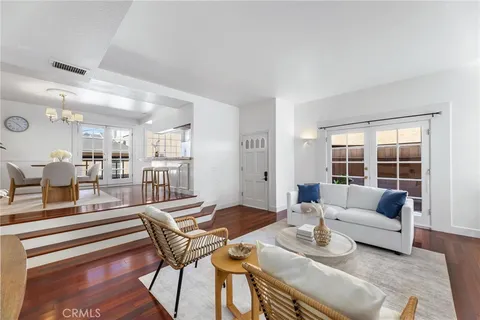 $1,150,000 | 1515 Artesia Boulevard, Unit 2, Manhattan Beach, CA 90266