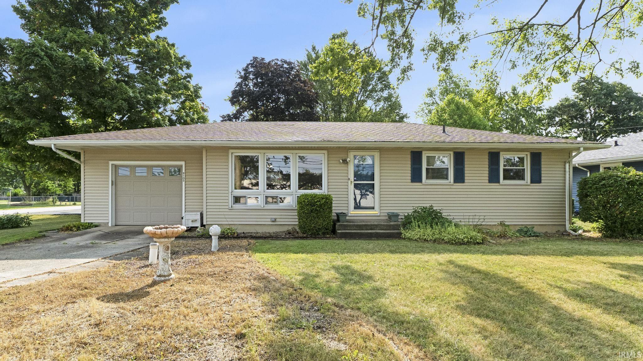 9105 Bluffton Road Fort Wayne, IN 46819 - Photo 1 of 31