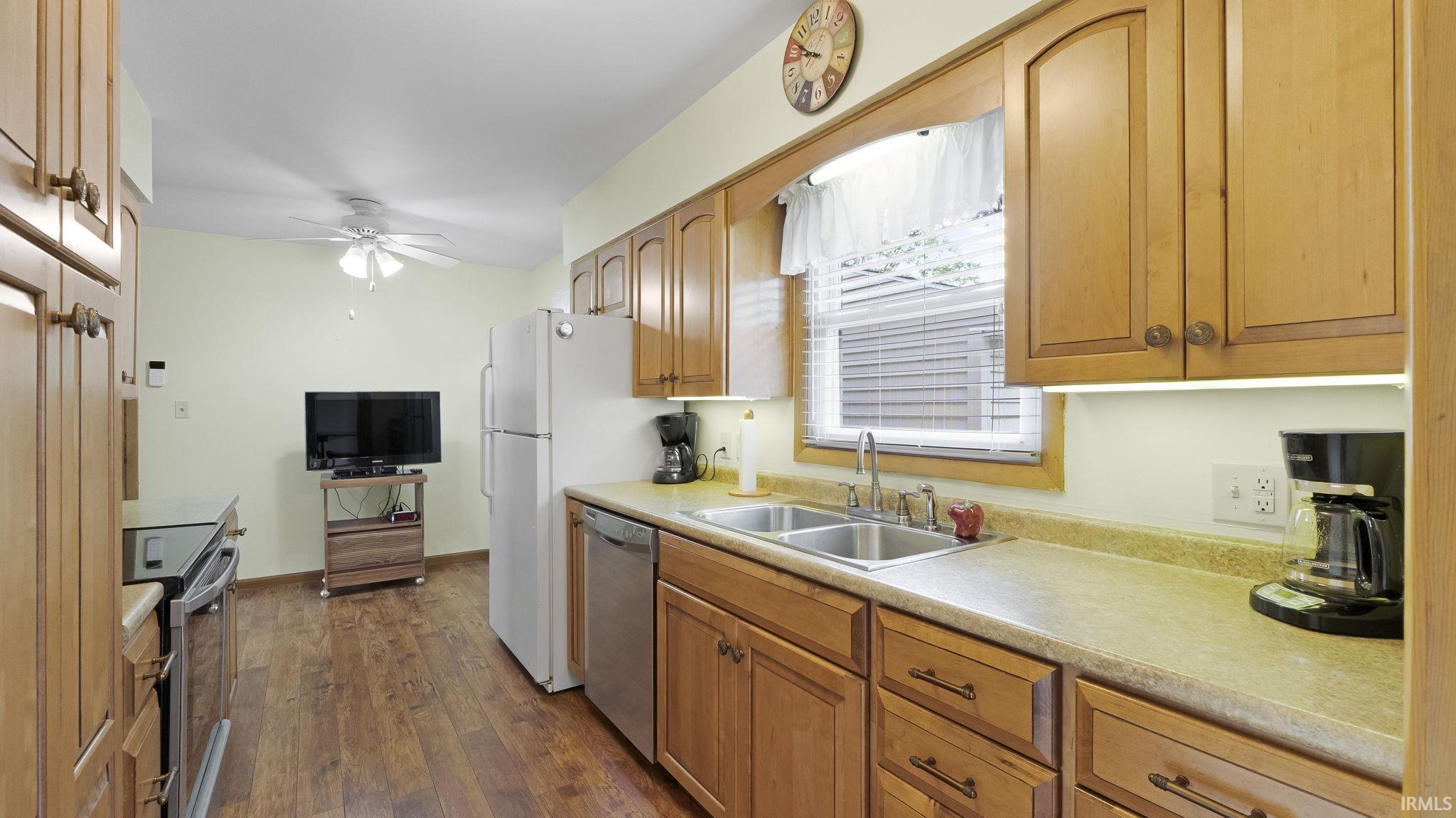 9105 Bluffton Road Fort Wayne, IN 46819 - Photo 9 of 31