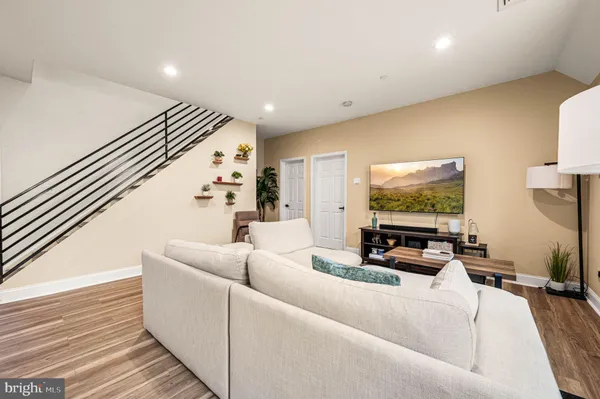 $434,900 | 213 Roxborough Avenue, Philadelphia, PA 19128
