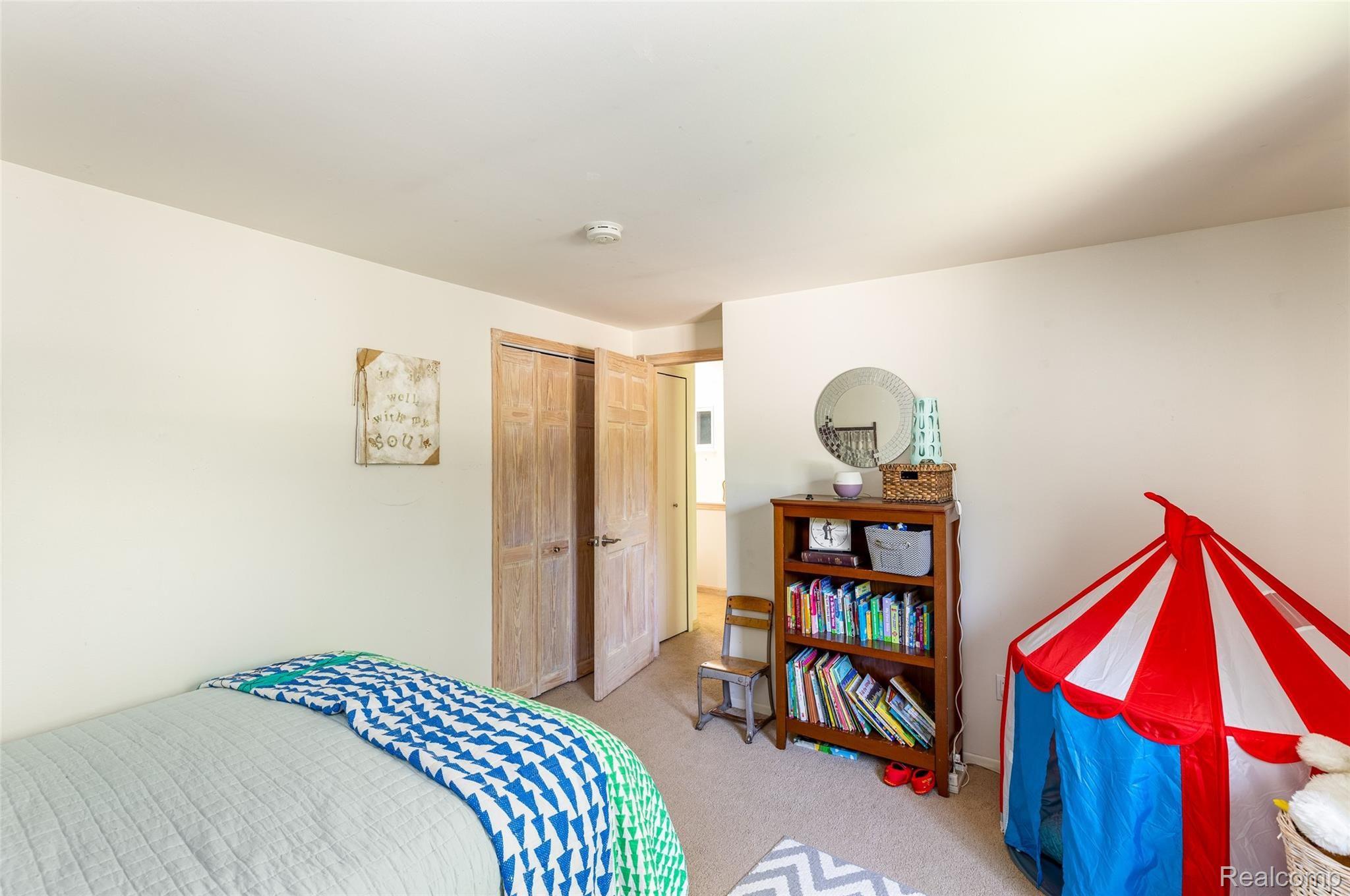 39882 Coronation Road Canton, MI 48188 - Photo 22 of 32 22.Bedroom2