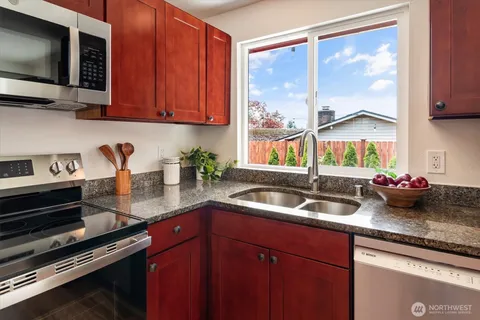 $665,000 | 11935 8th Avenue Southwest, Seattle, WA 98146