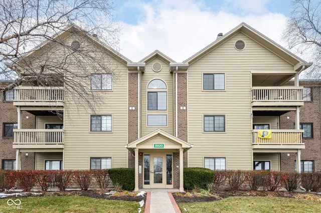 $174,900 | 8820 Yardley Court, Unit 205, Indianapolis, IN 46268