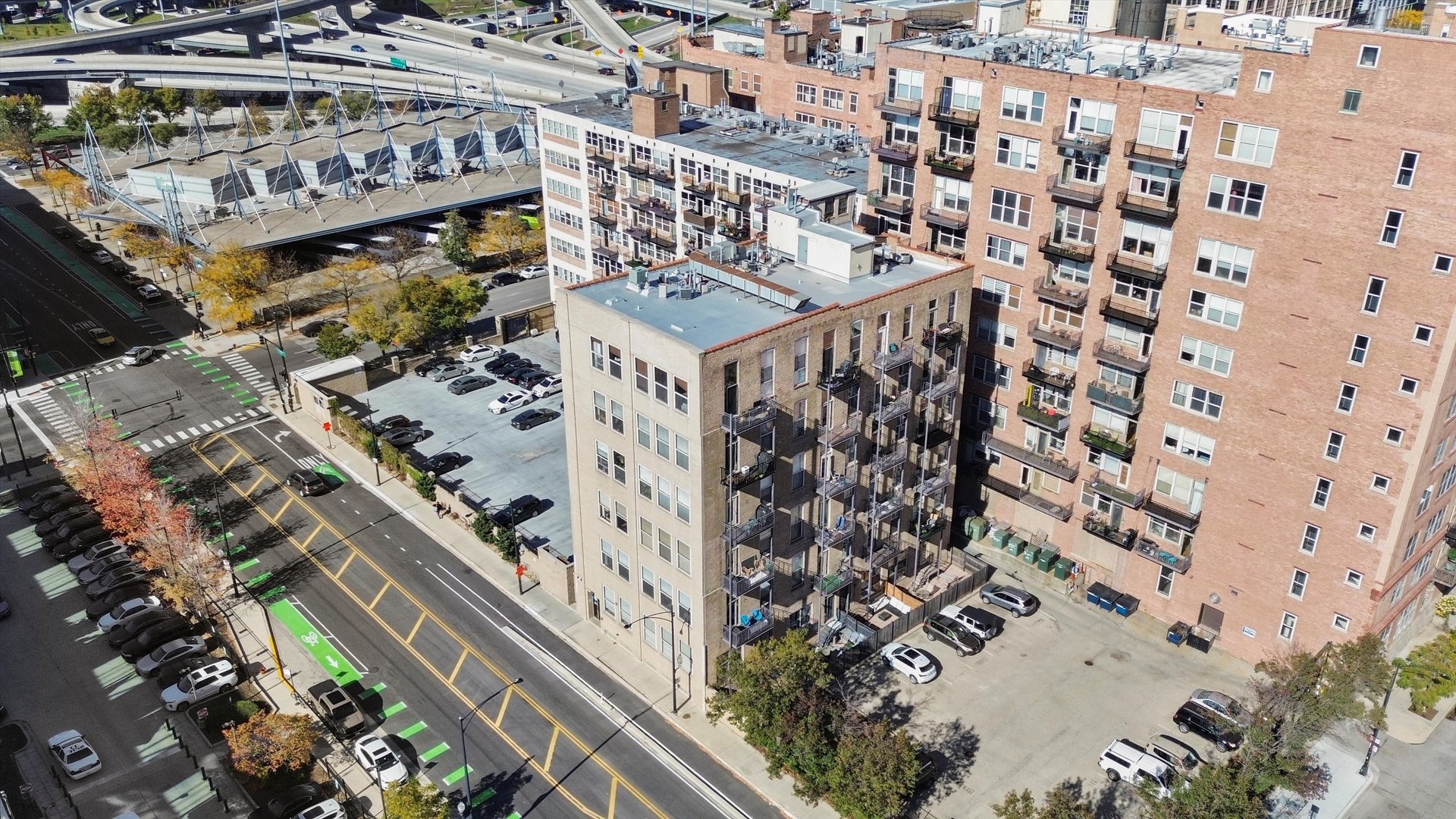 550 West Harrison Street, Unit 553 Chicago, IL 60607 - Photo 24 of 28 Gallery Image 24