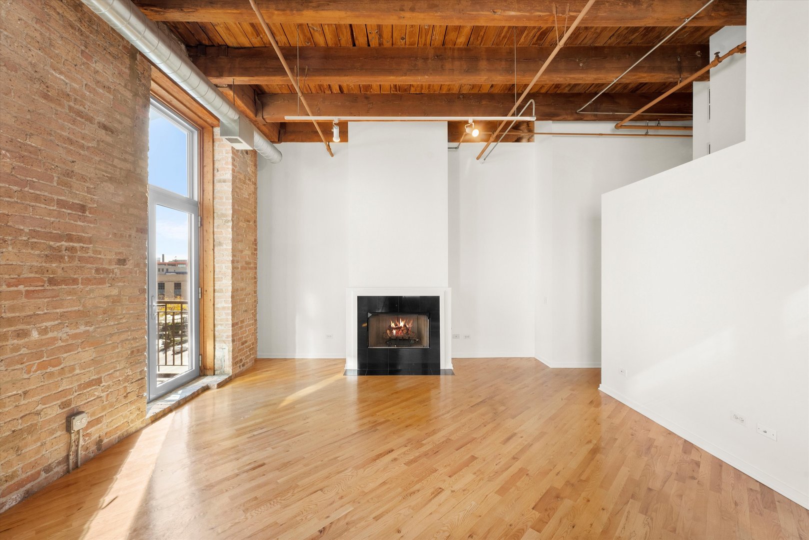 550 West Harrison Street, Unit 553 Chicago, IL 60607 - Photo 6 of 28 Gallery Image 6