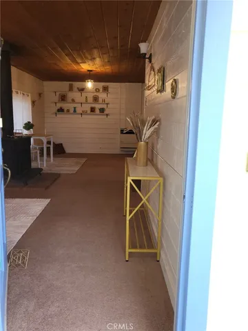 a view of utility room