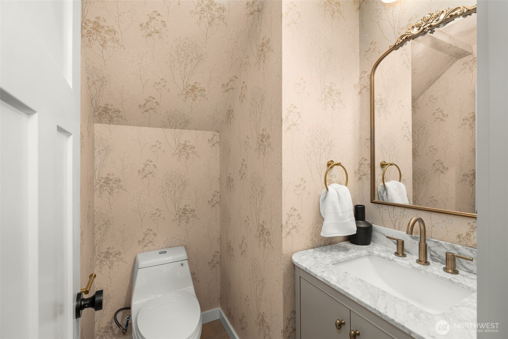 2330 17th Avenue South Seattle, WA 98144 - Photo 14 of 33