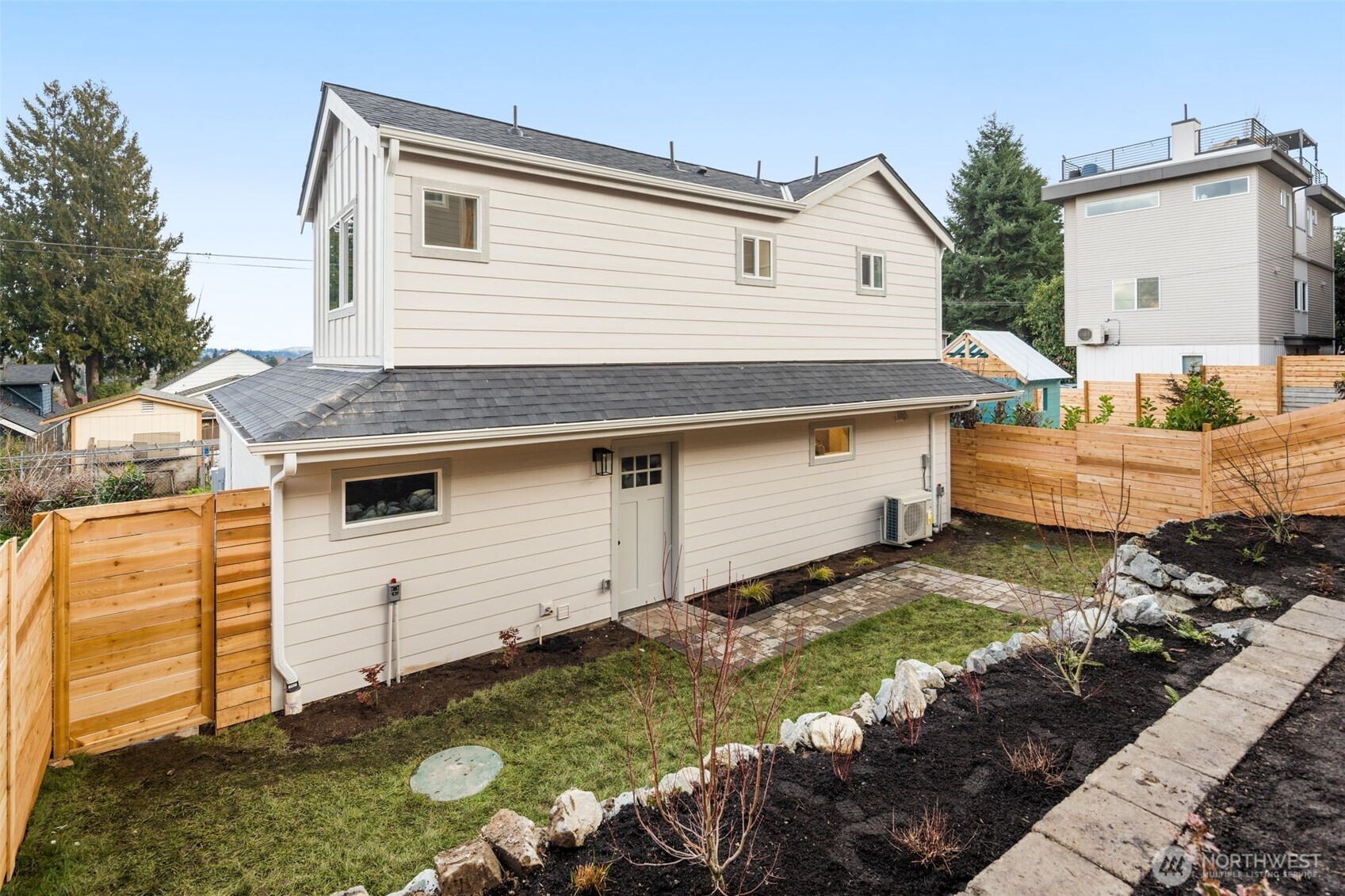 2330 17th Avenue South Seattle, WA 98144 - Photo 26 of 33