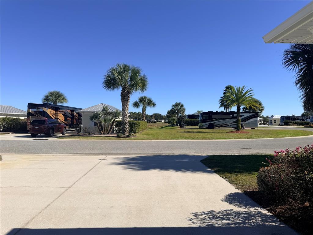 4697 Southeast 94th Avenue Webster, FL 33597 - Photo 9 of 33