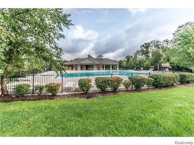 27978 Declaration Drive Novi, MI 48377 - Photo 11 of 15