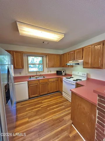 $1,600 | 645 Fort Frederick Circle, Port Royal, SC 29935