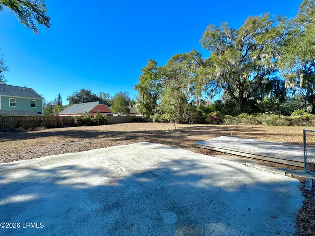 $1,600 | 645 Fort Frederick Circle, Port Royal, SC 29935