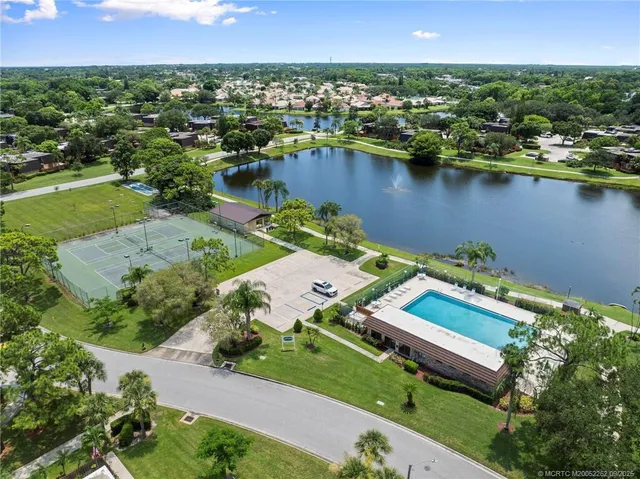 $220,000 | 5818 Southeast Windsong Lane, Unit 212, Stuart, FL 34997