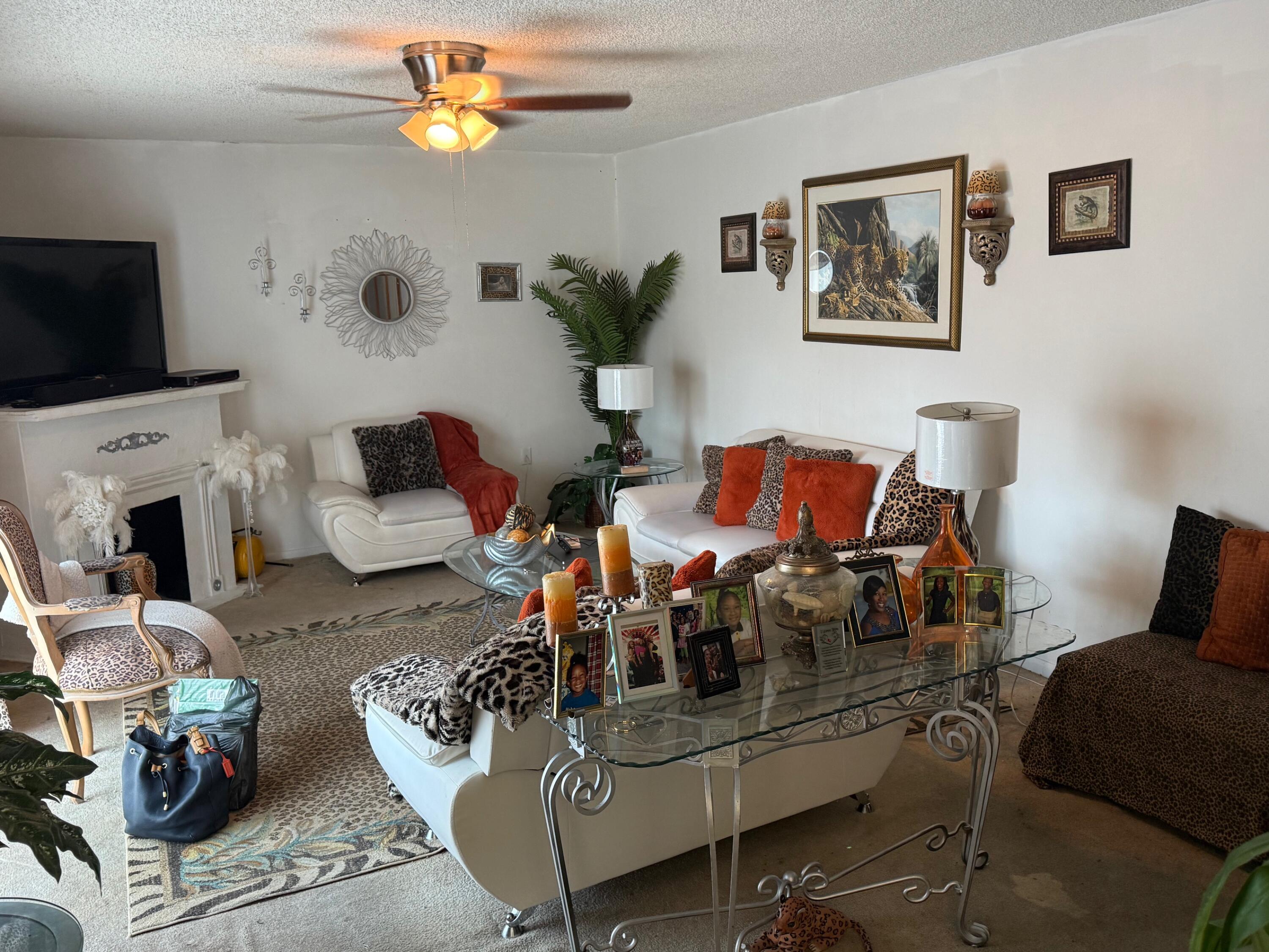 5818 Southeast Windsong Lane, Unit 212 Stuart, FL 34997 - Photo 18 of 20 5818 living