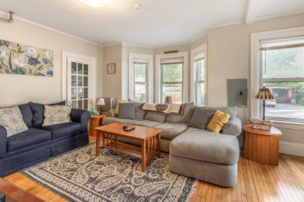 $4,450 | 109 Chestnut Street, Unit 109, Waltham, MA 02453