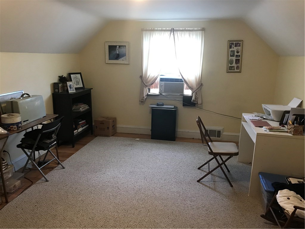 128 Ausdale Road Cranston, RI 02910 - Photo 13 of 23 Gallery Image 13