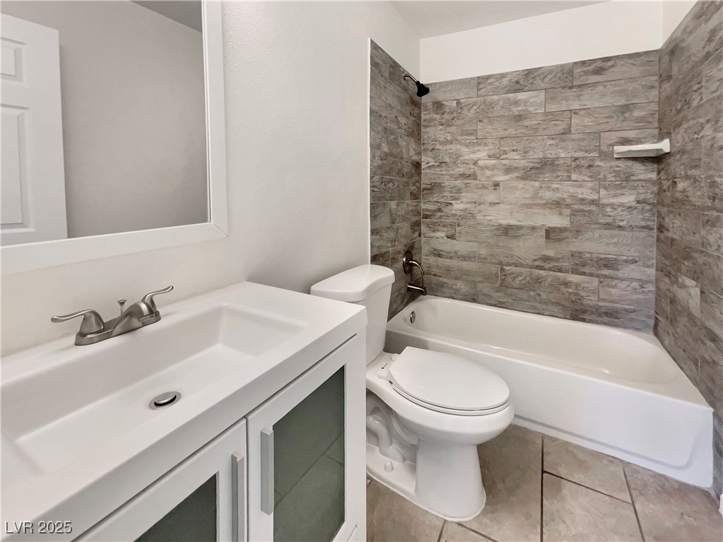 4870 Summerhill Road Las Vegas, NV 89121 - Photo 5 of 26