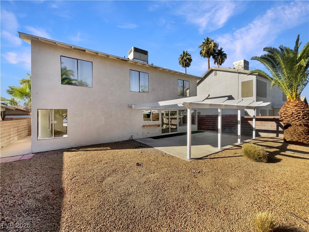 4870 Summerhill Road Las Vegas, NV 89121 - Photo 6 of 26