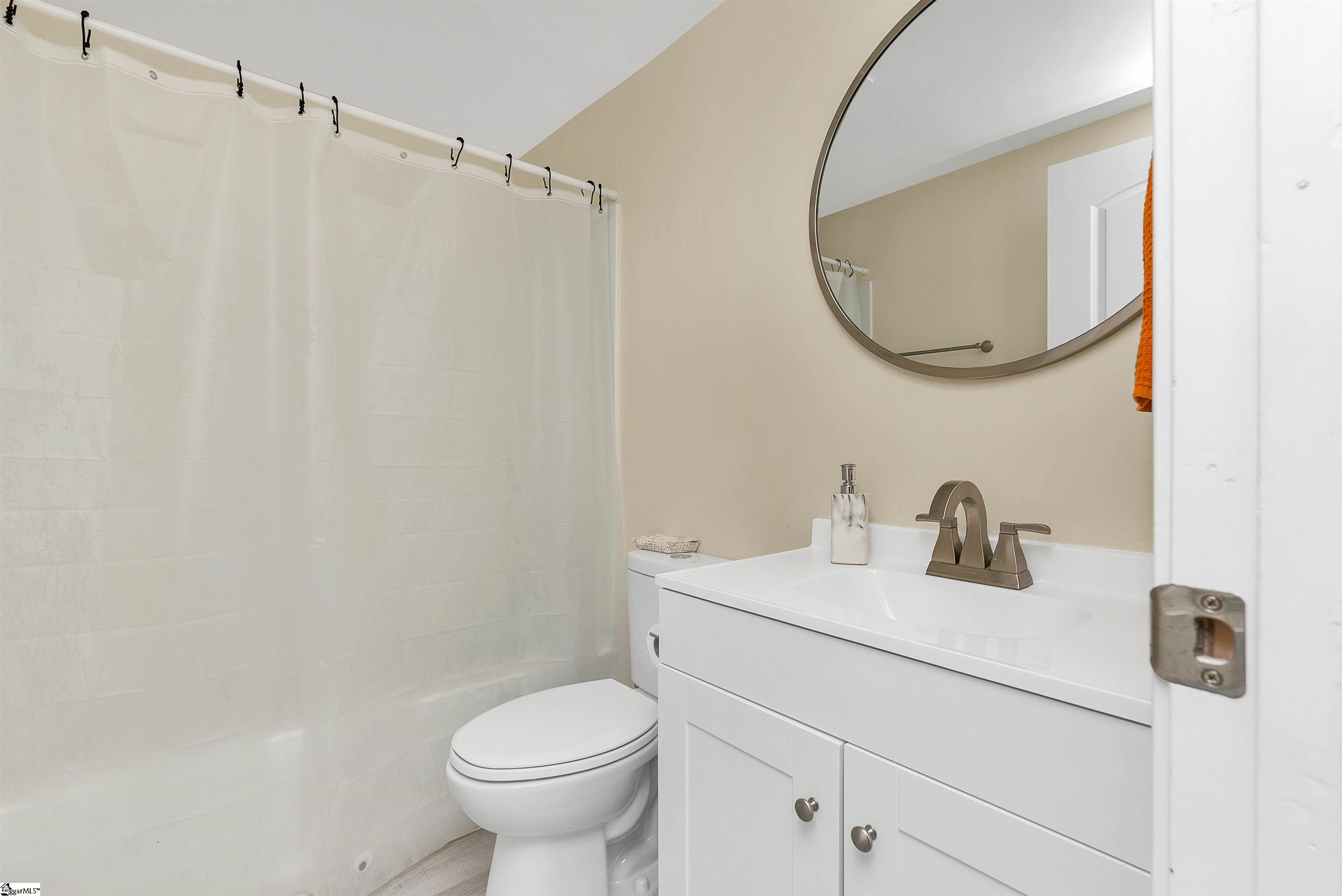 8451 Cross Anchor Road Enoree, SC 29335 - Photo 17 of 36