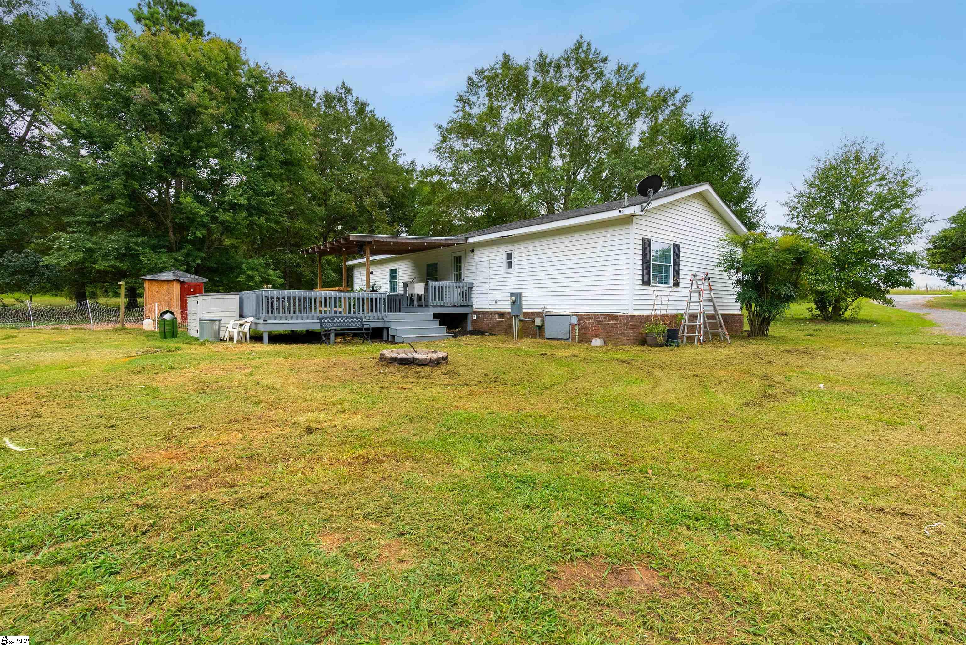 8451 Cross Anchor Road Enoree, SC 29335 - Photo 23 of 36