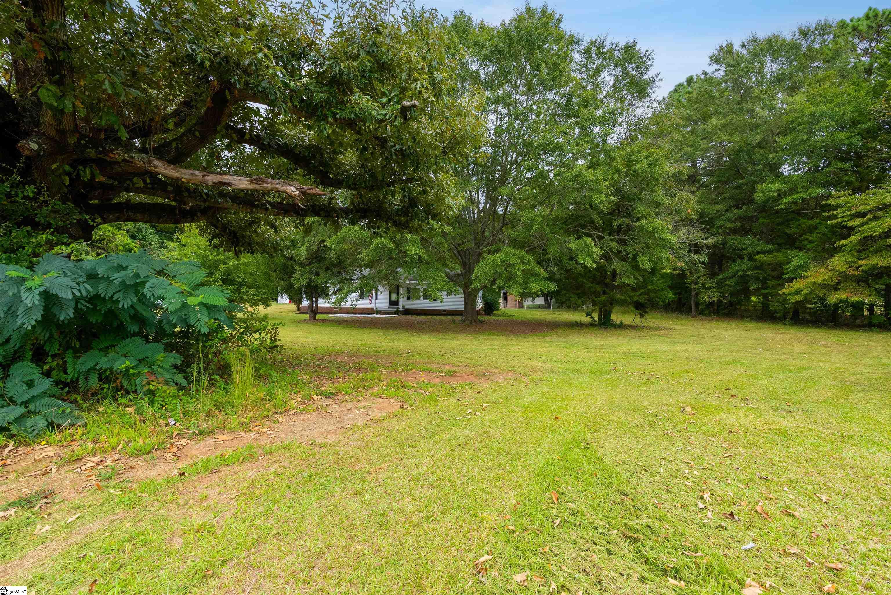 8451 Cross Anchor Road Enoree, SC 29335 - Photo 25 of 36