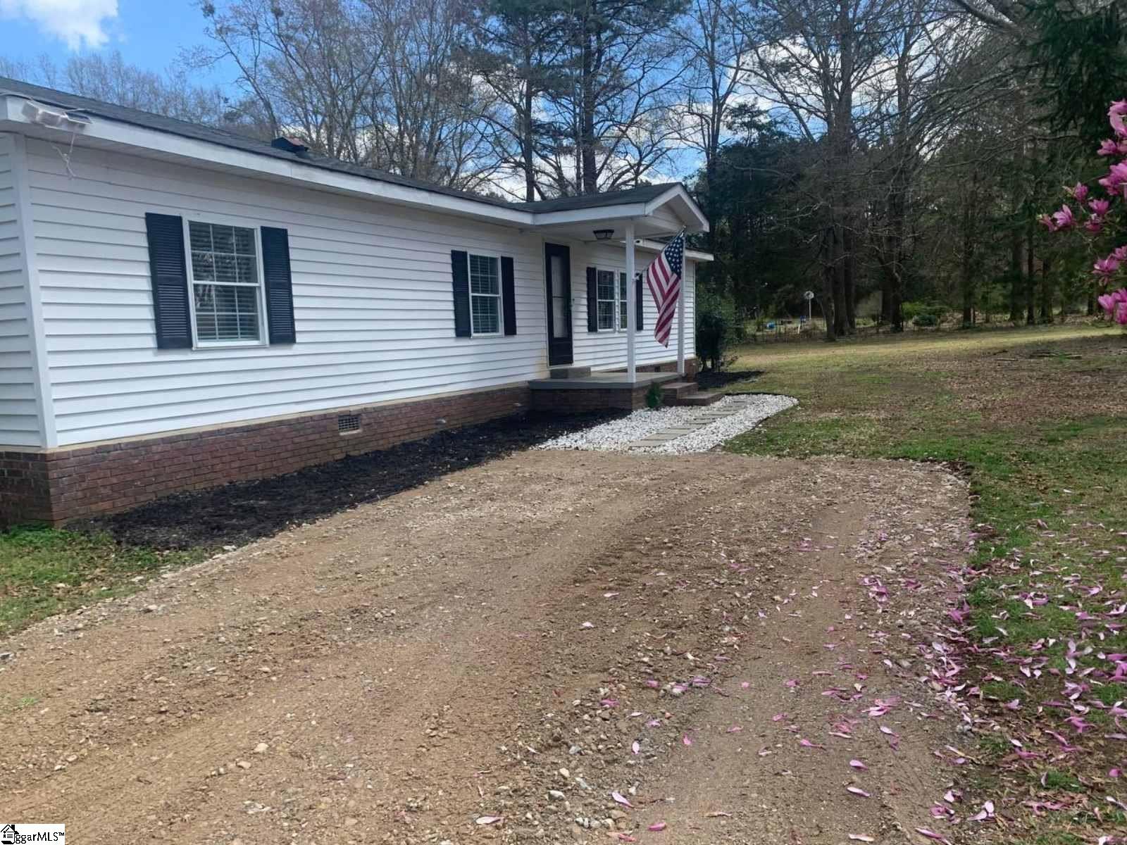 8451 Cross Anchor Road Enoree, SC 29335 - Photo 31 of 36