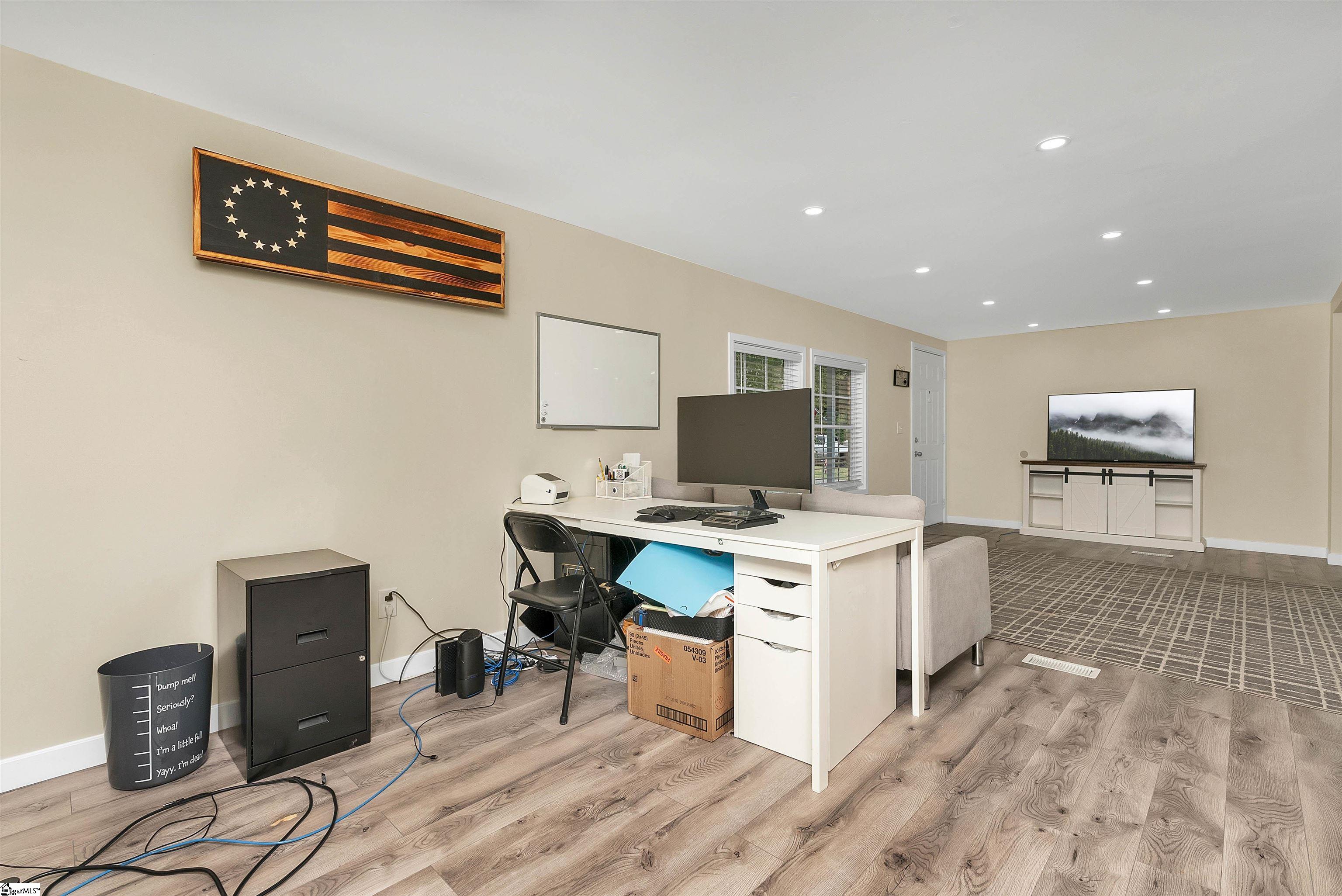 8451 Cross Anchor Road Enoree, SC 29335 - Photo 6 of 36