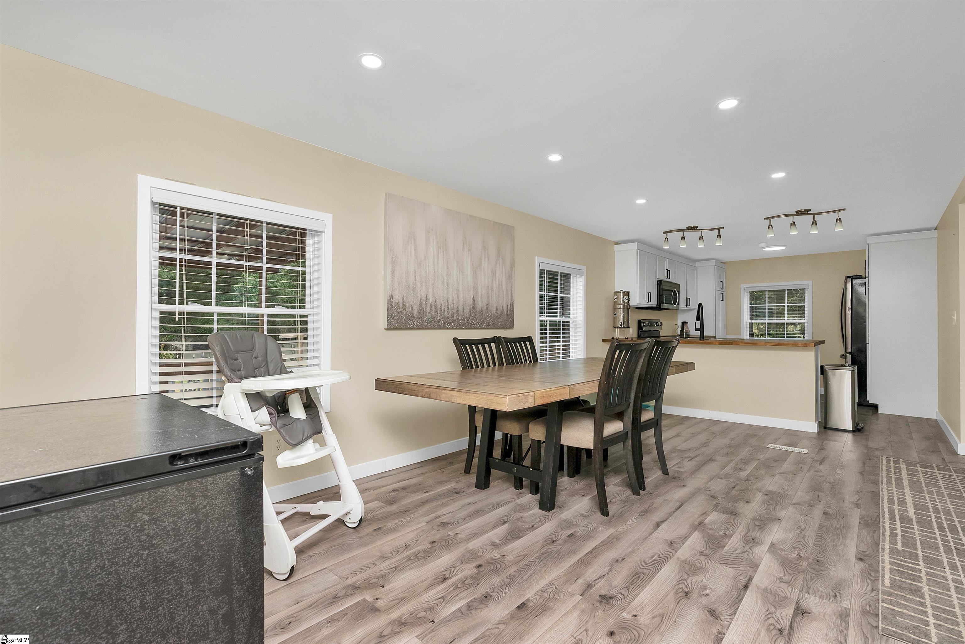 8451 Cross Anchor Road Enoree, SC 29335 - Photo 9 of 36