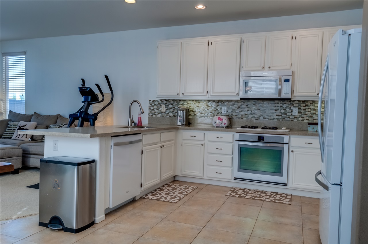 1812 Sheep Ranch Loop Chula Vista, CA 91913 - Photo 8 of 25