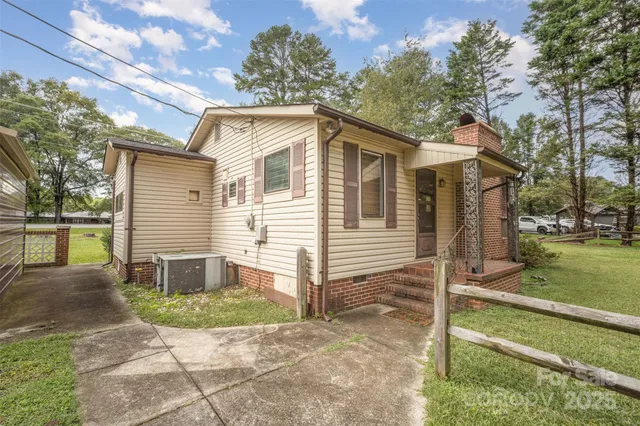 $275,000 | 5208 Hickory Grove Road, Mount Holly, NC 28120