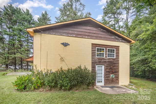 $275,000 | 5208 Hickory Grove Road, Mount Holly, NC 28120