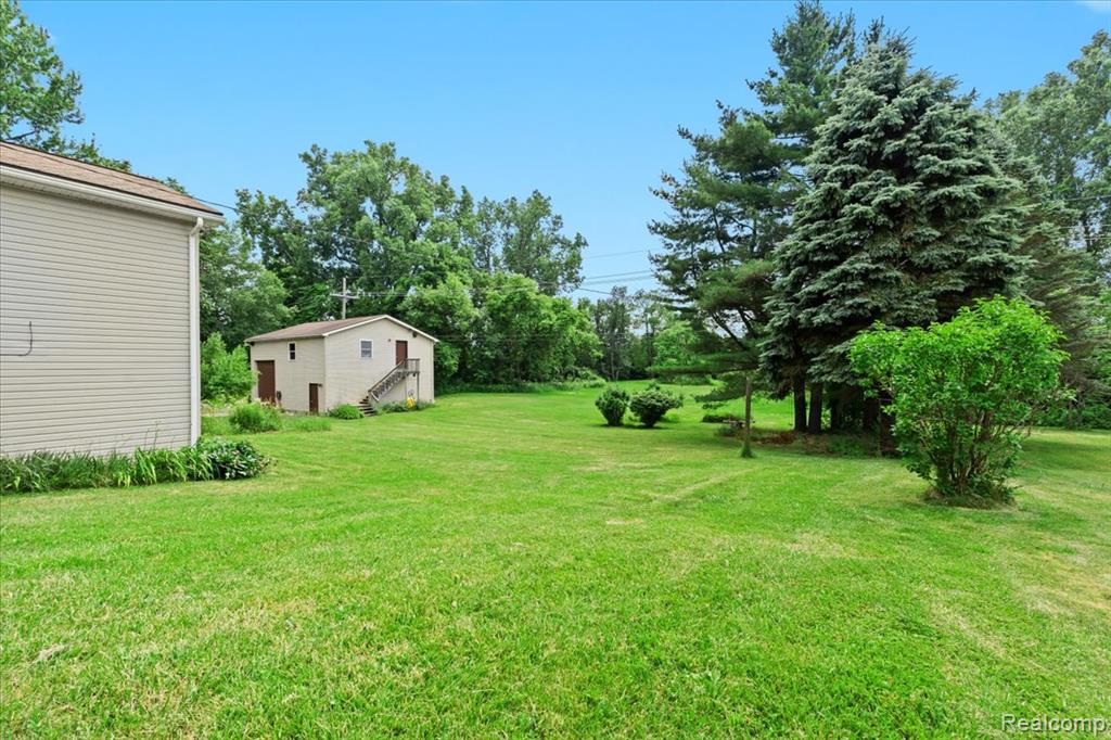 344 Chilson Road Howell, MI 48843 - Photo 26 of 30