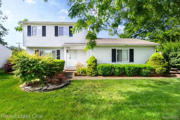 $275,000 | 13912 Clinton River Road, Sterling Heights, MI 48313