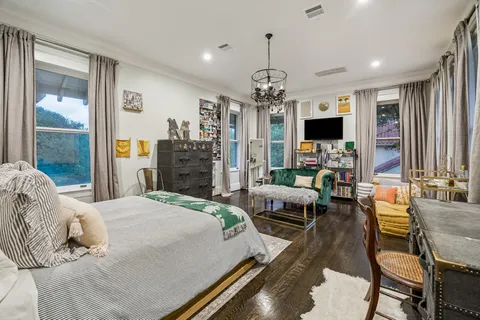 $4,600,000 | 15 Courtlandt Place, Houston, TX 77006