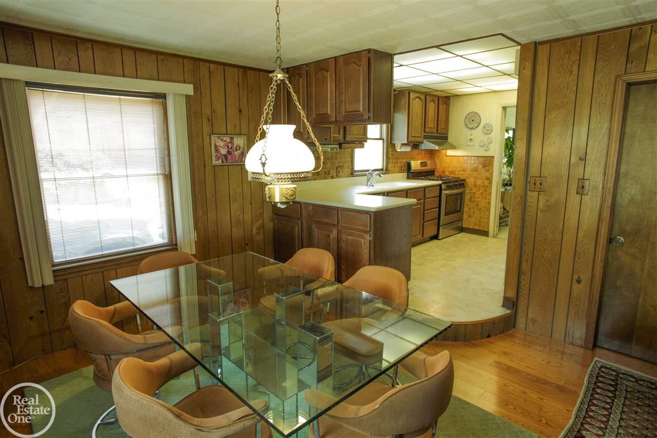 316 Kerby Road Grosse Pointe, MI 48236 - Photo 10 of 23 50020994-9.JPG