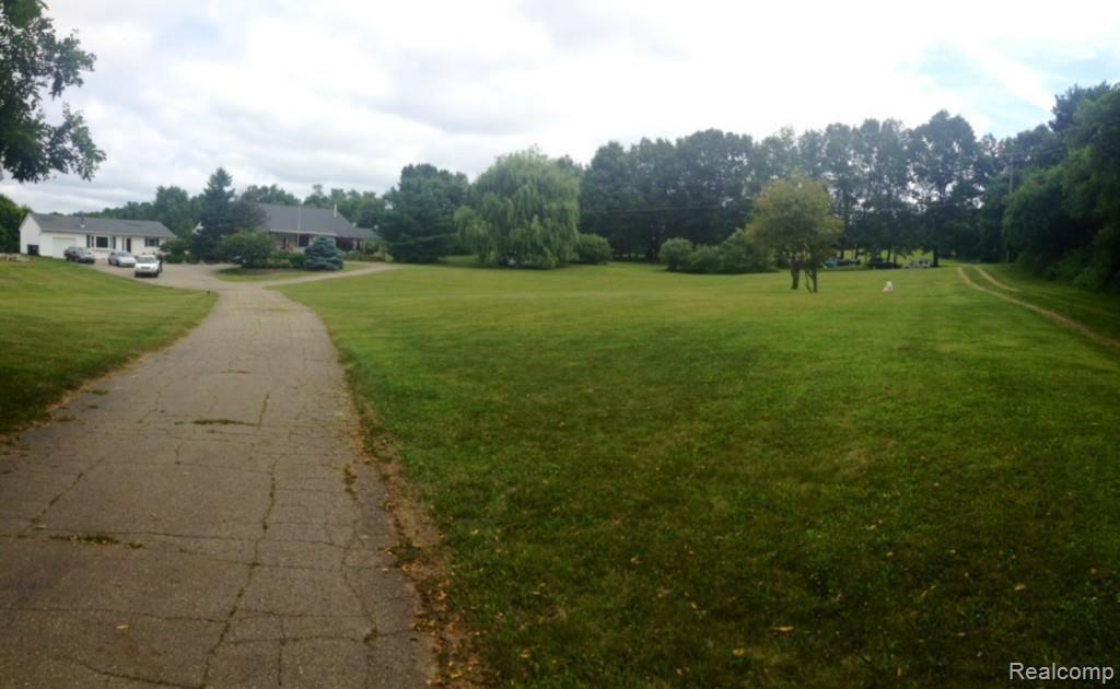 5130 Fenton Road Fenton, MI 48430 - Photo 5 of 63 image (5).jpg