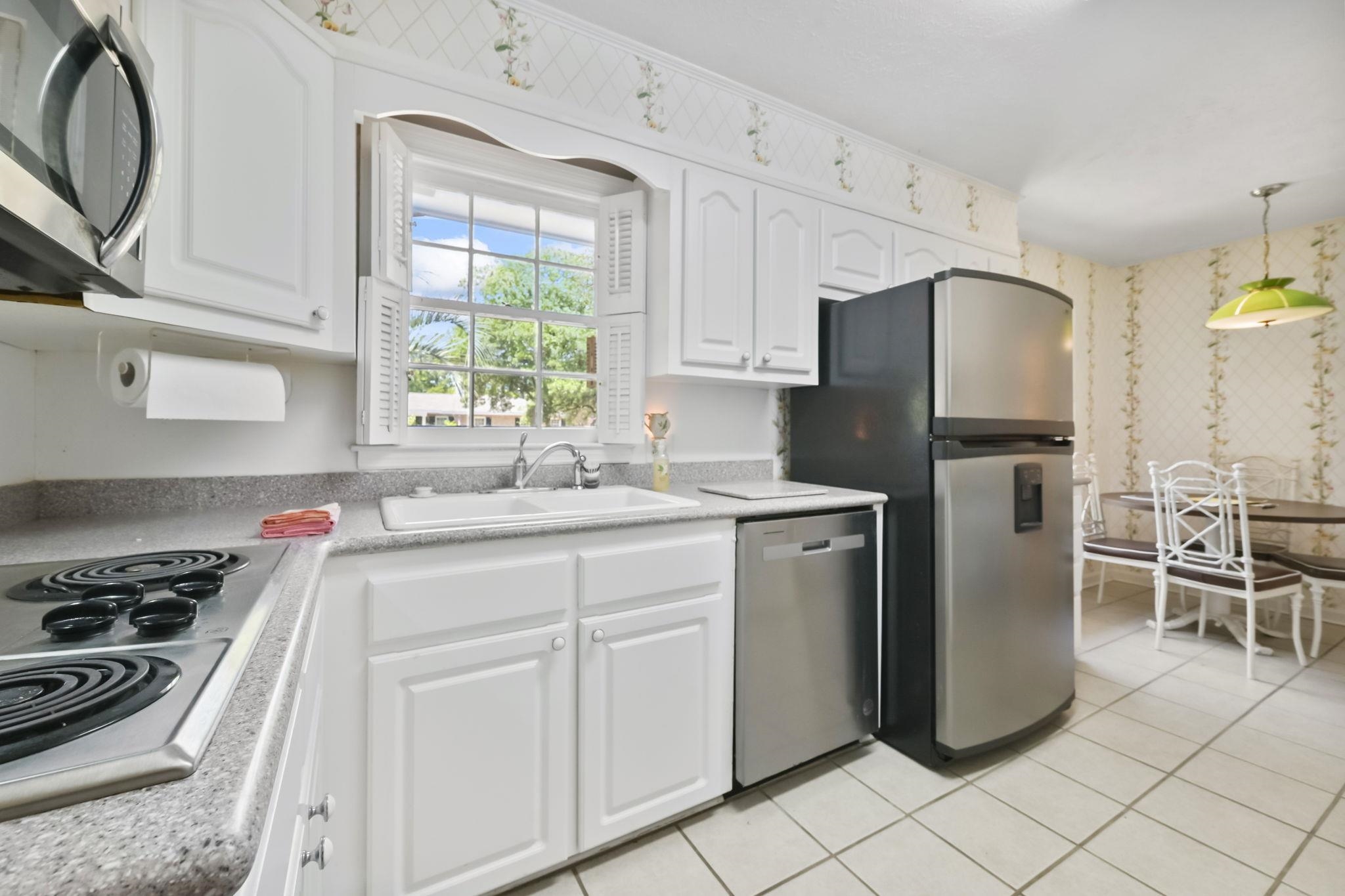 602 Calhoun Road Myrtle Beach, SC 29577 - Photo 5 of 40 Gallery Image 5