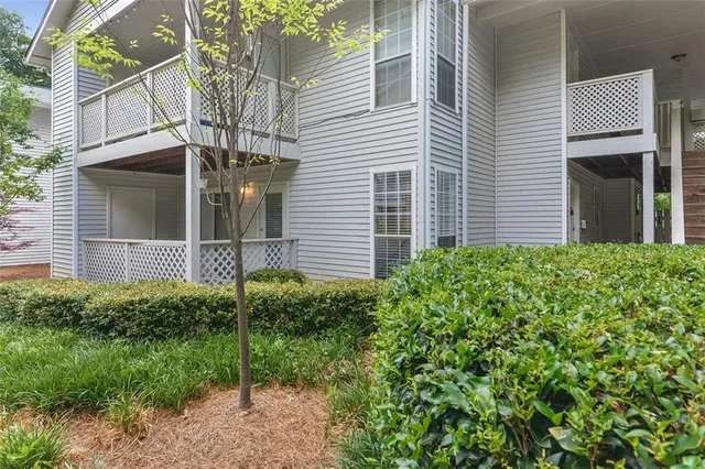 $235,000 | 6816 Glenridge Drive, Unit H, Atlanta, GA 30328