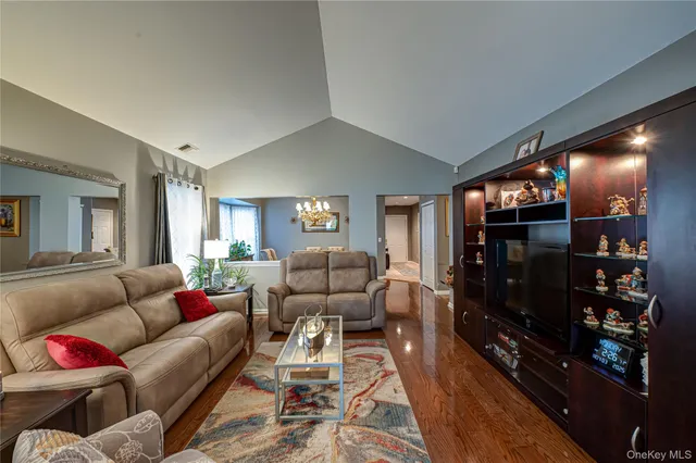 $499,999 | 3 Sophia Drive, Middle Island, NY 11953