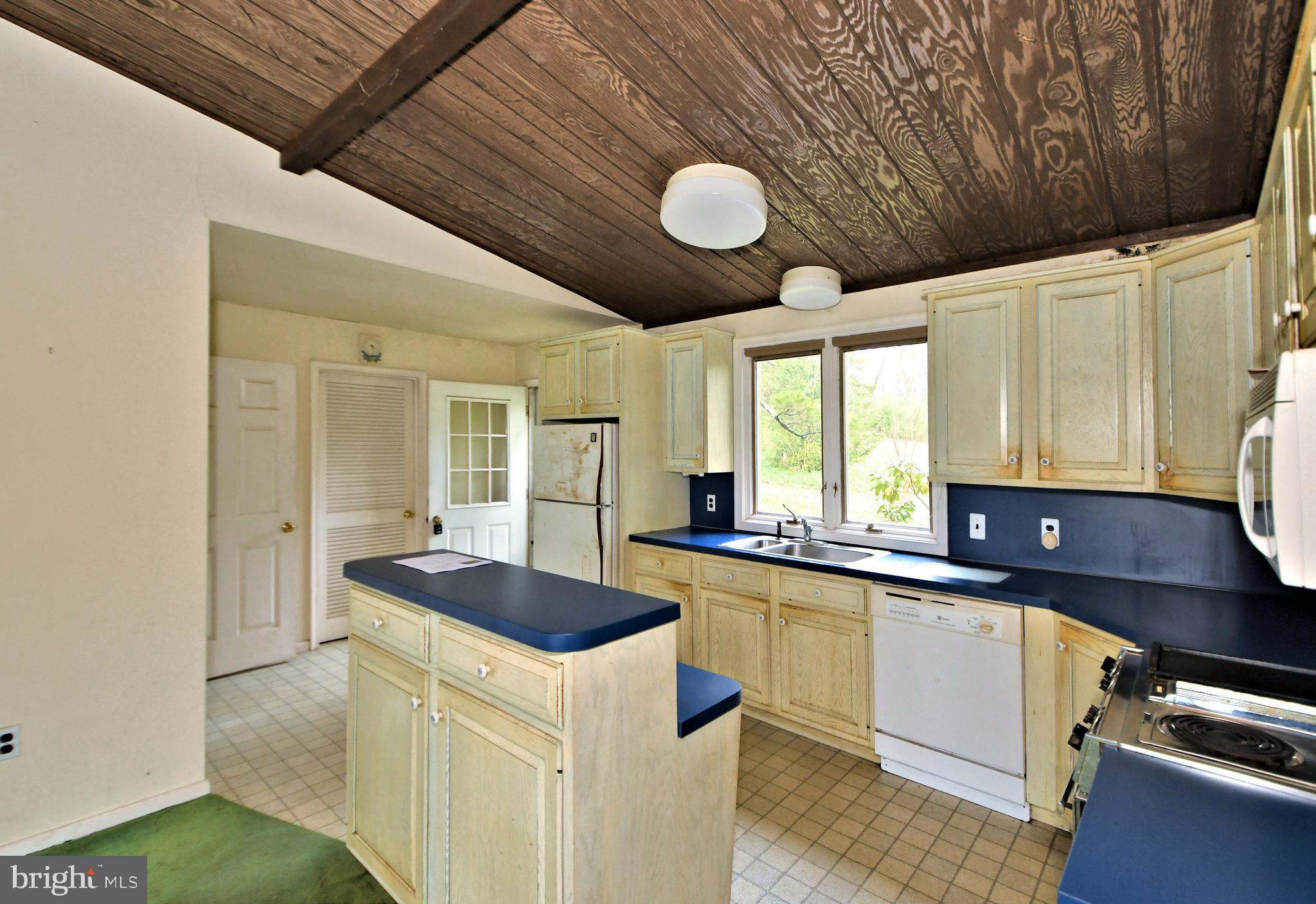 219 Fulmer Road Perkiomenville, PA 18074 - Photo 4 of 48 Gallery Image 4
