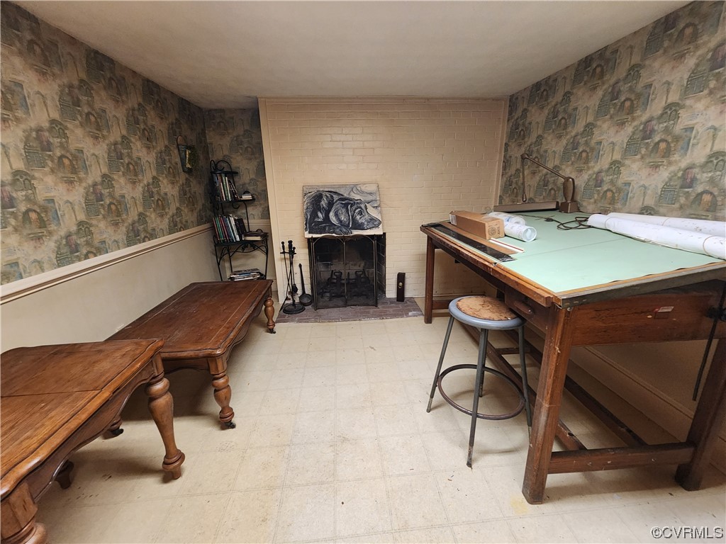 185 Washington Street Boydton, VA 23917 - Photo 33 of 45 a room with furniture and a fireplace
