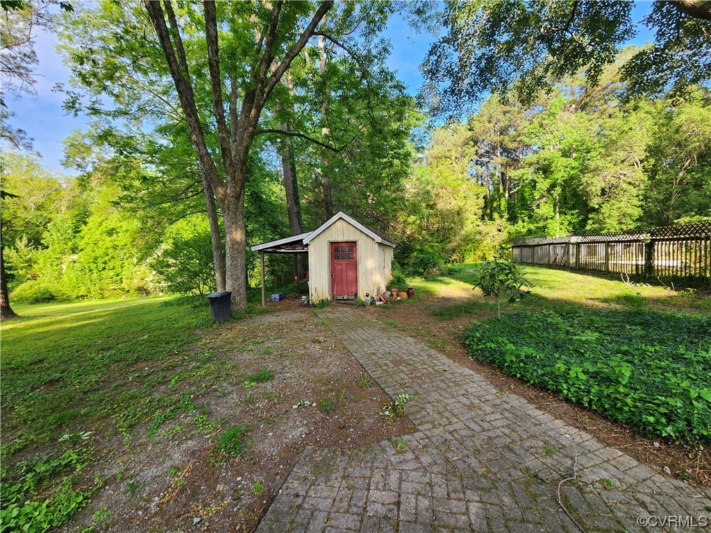 185 Washington Street Boydton, VA 23917 - Photo 4 of 45 a house view with a garden space