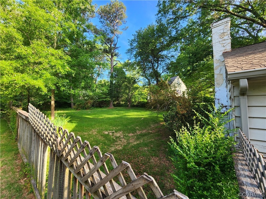 185 Washington Street Boydton, VA 23917 - Photo 44 of 45 a view of a garden with deck