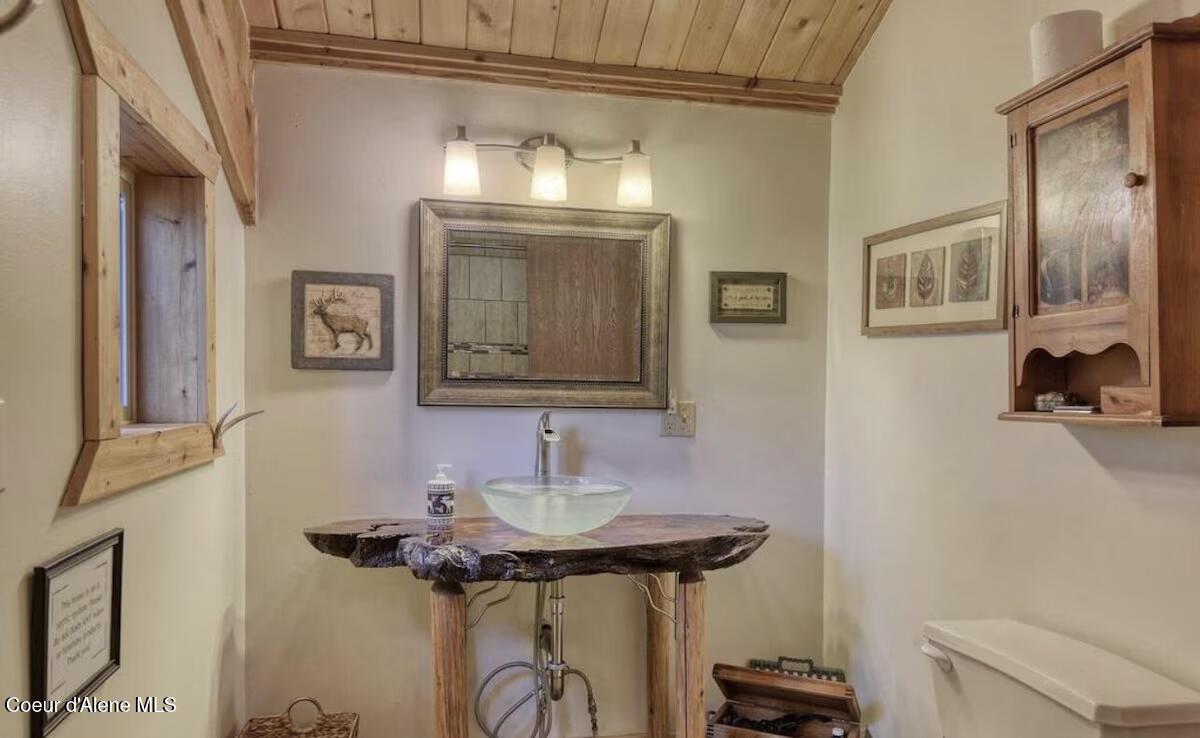 19118 St Joe River Road St. Maries, ID 83861 - Photo 14 of 27 16 Upstairs Bathroom