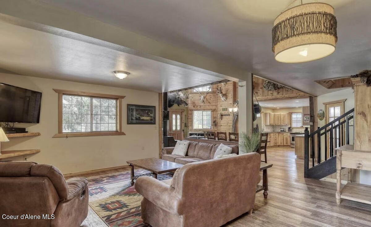 19118 St Joe River Road St. Maries, ID 83861 - Photo 3 of 27 5 Living Area