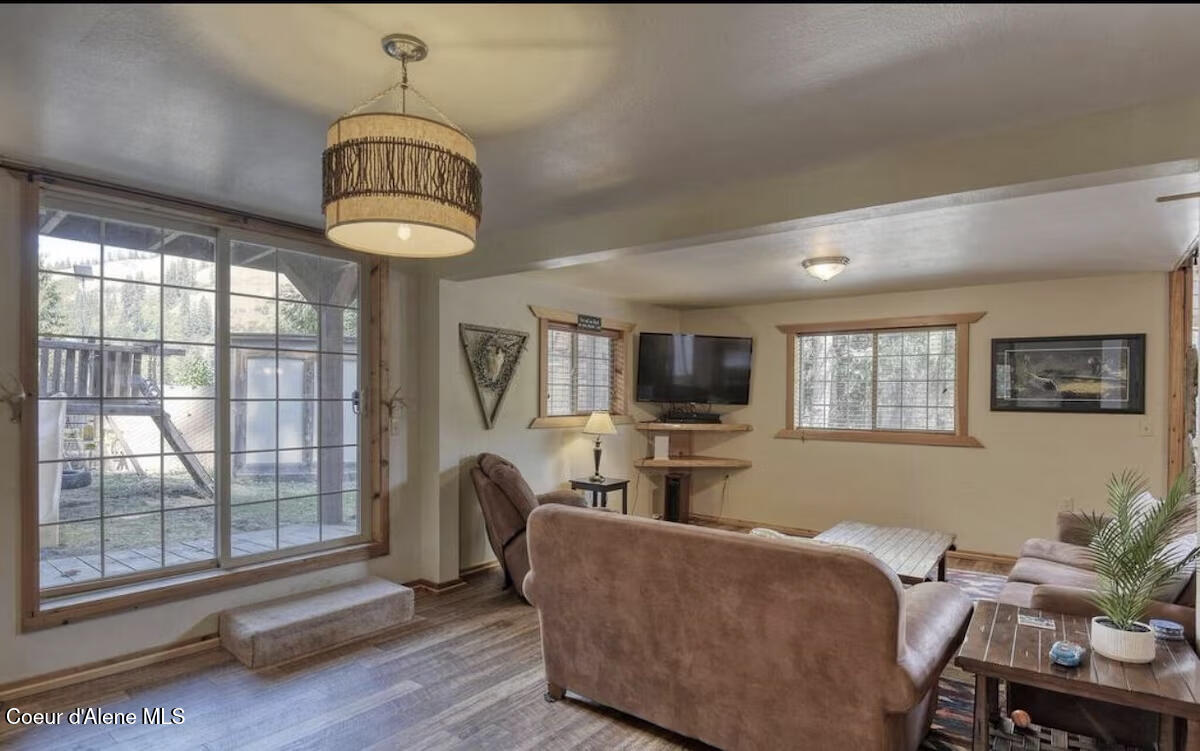 19118 St Joe River Road St. Maries, ID 83861 - Photo 7 of 27 24 Living Area