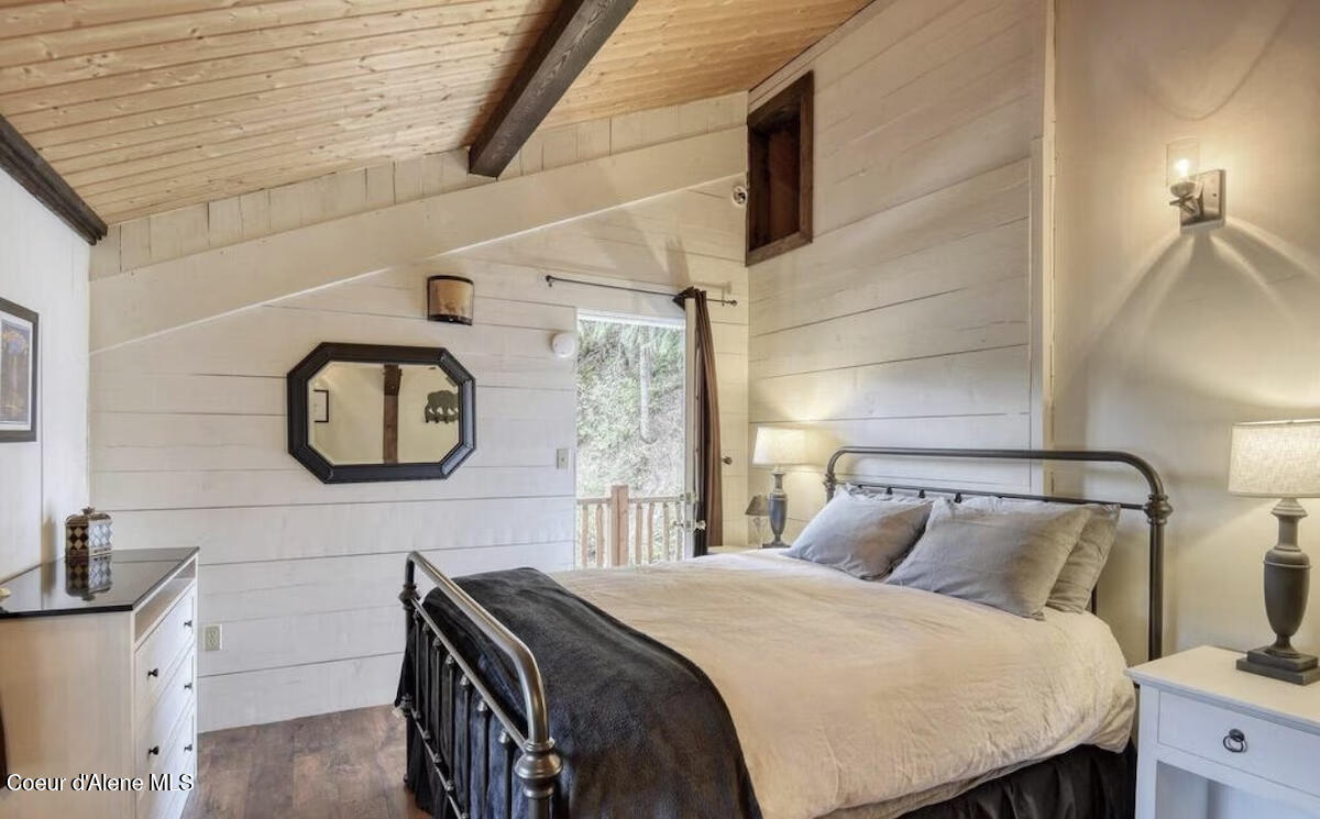 19118 St Joe River Road St. Maries, ID 83861 - Photo 10 of 27 18 Bedroom 1 with private balcony